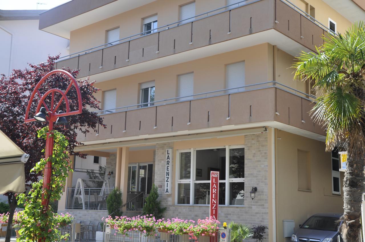 Albergo Larenzia Cattolica Exterior foto