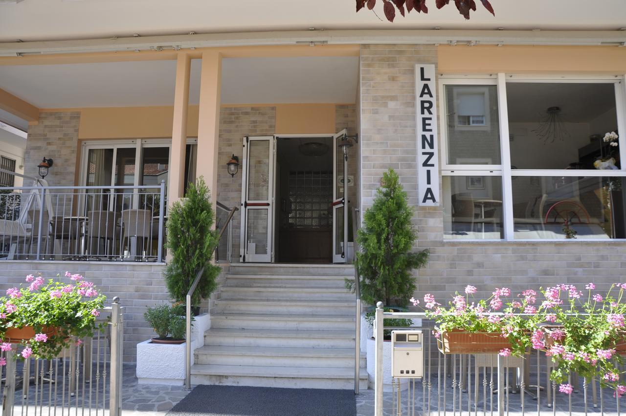 Albergo Larenzia Cattolica Exterior foto